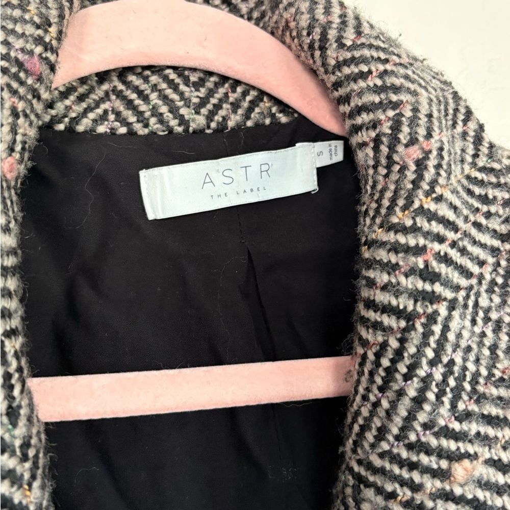 ASTR the Label Wool Blend Keller Peaked Lapel Coat Small - Picture 4 of 8